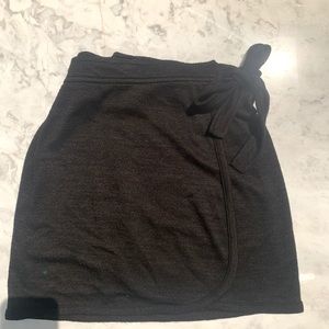 Aritzia Wilfred Free Wrap Around Skirt